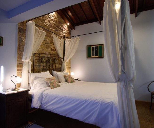 Διαμονή στο δωμάτιο Περγαμόντο του Ξενώνα Περλέα