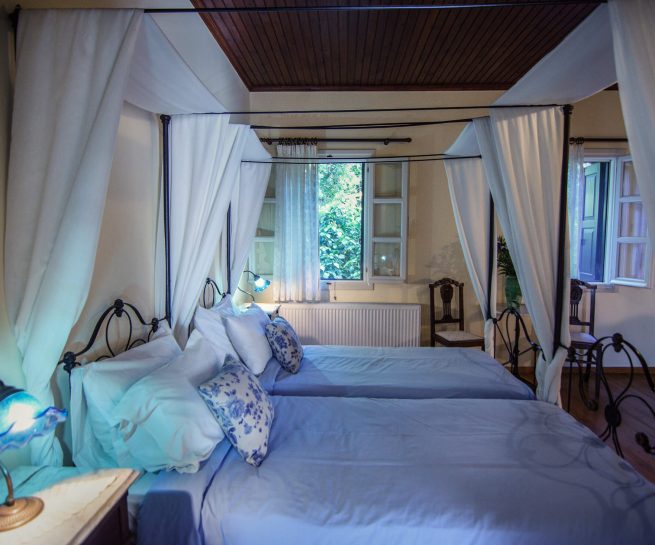 Διαμονή στο δωμάτιο Πορτοκάλι του Ξενώνα Περλέα